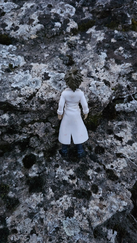 Super figurine Pokemon professeur