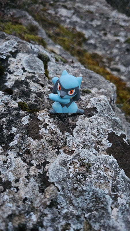 Super figurine Pokemon Nintendo finger puppet riolu