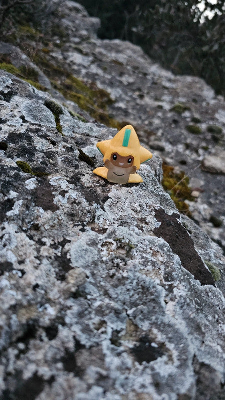 Super figurine Pokemon Nintendo finger puppet jirachi