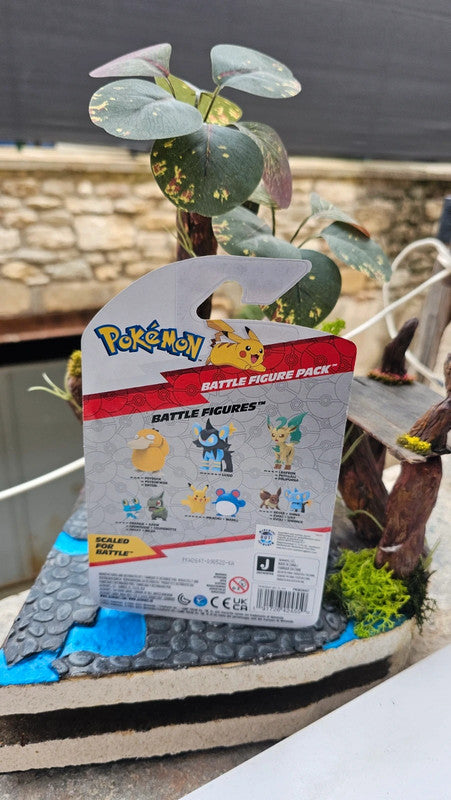 Super figurine Pokemon Nintendo Évoli et lixy neuf