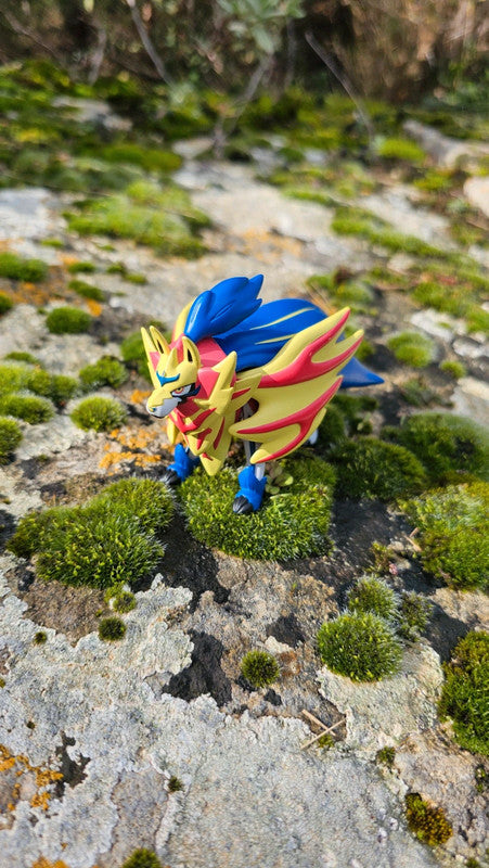 Super figurine Pokemon Nintendo tomy zamazenta