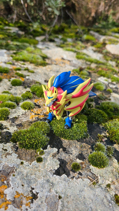 Super figurine Pokemon Nintendo tomy zamazenta