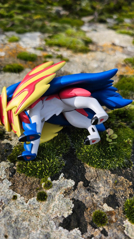 Super figurine Pokemon Nintendo tomy zamazenta