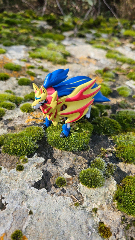 Super figurine Pokemon Nintendo tomy zamazenta