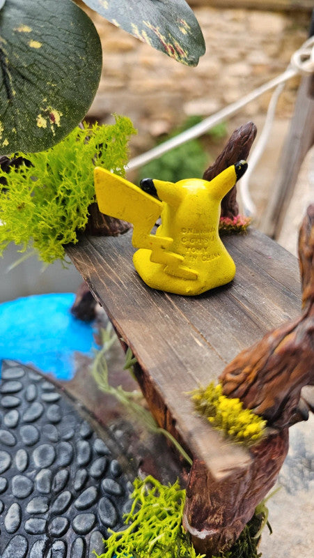 Super figurine Pokemon Nintendo tomy C.G.T.S.J pikachu Métamorph