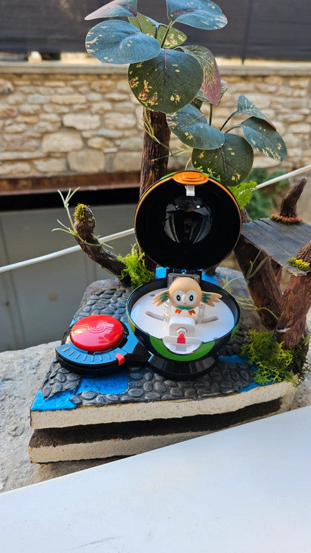Super figurine Pokemon Nintendo Brindibou avec ca pokeball attaché