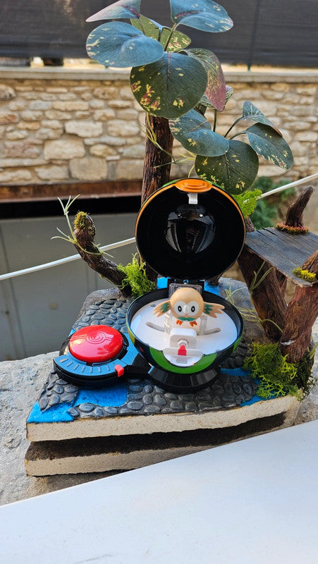 Super figurine Pokemon Nintendo Brindibou avec ca pokeball attaché