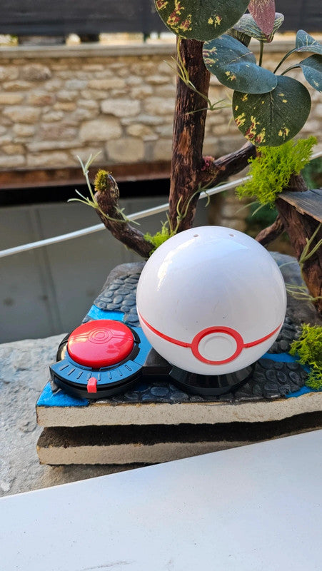 Super figurine Pokemon Nintendo melofee avec ca pokeball attaché
