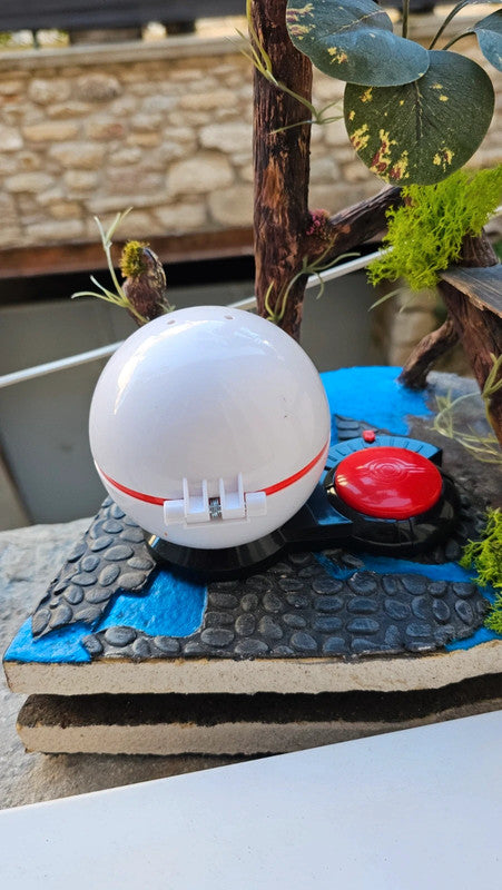 Super figurine Pokemon Nintendo melofee avec ca pokeball attaché