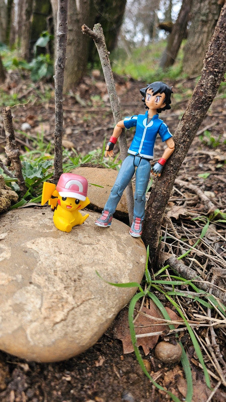 Super figurine Pokemon Nintendo sacha et son pikachu