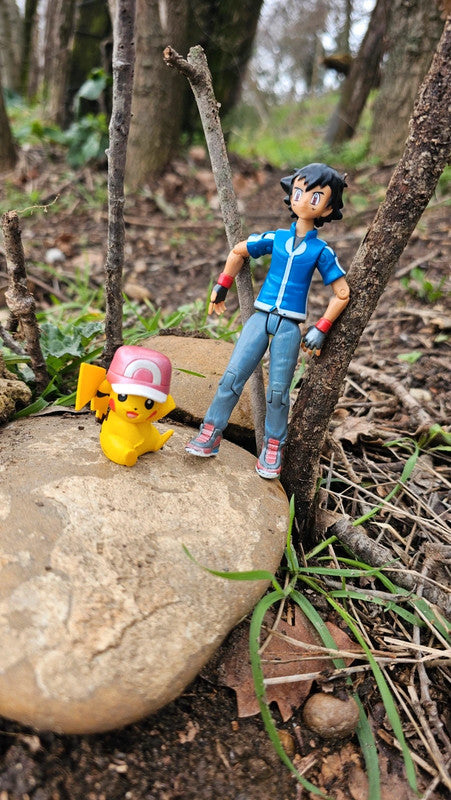 Super figurine Pokemon Nintendo sacha et son pikachu