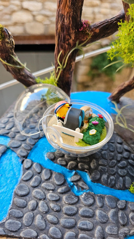 Super figurine Pokemon Nintendo boule terrarium pikachu et Brindibou