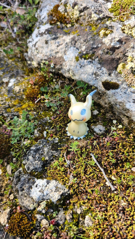 Super figurine Pokemon Nintendo mimiqui effet brillant
