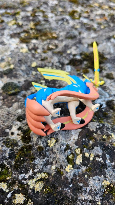 Super figurine Pokemon Nintendo tomy zacian