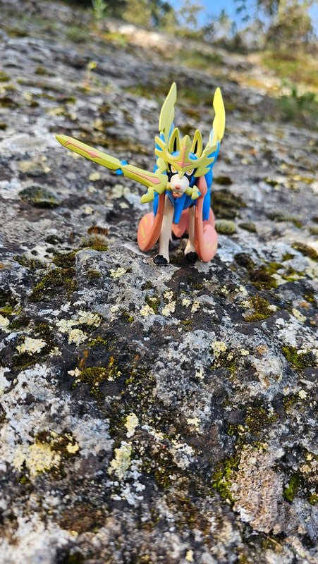 Super figurine Pokemon Nintendo tomy zacian