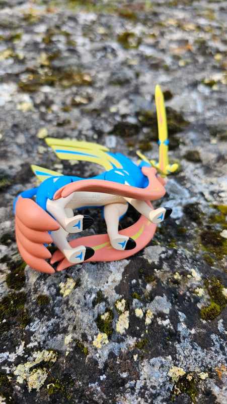 Super figurine Pokemon Nintendo tomy zacian