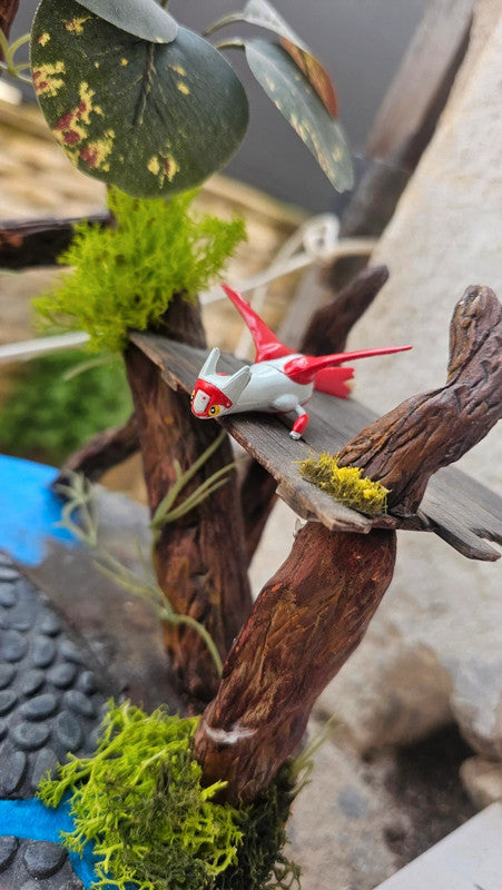 Super figurine Pokemon Nintendo tomy latias