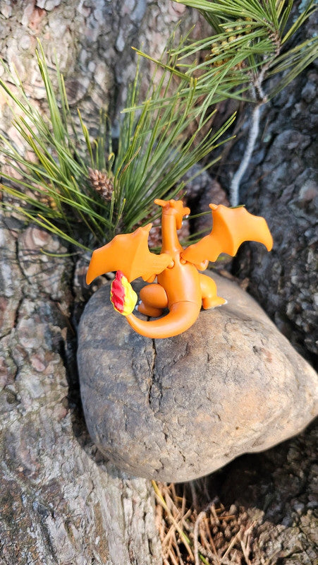 Super figurine Pokemon Nintendo tomy Dracaufeu