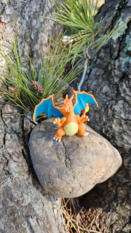 Super figurine Pokemon Nintendo tomy Dracaufeu