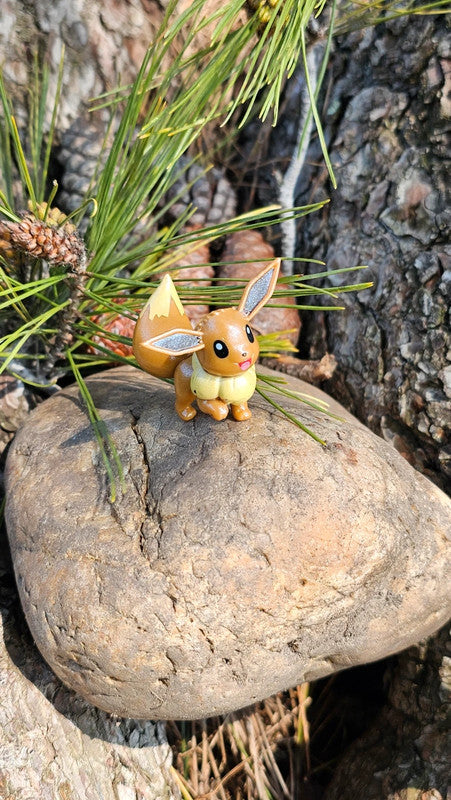 Super figurine Pokemon Nintendo Évoli effet brillant