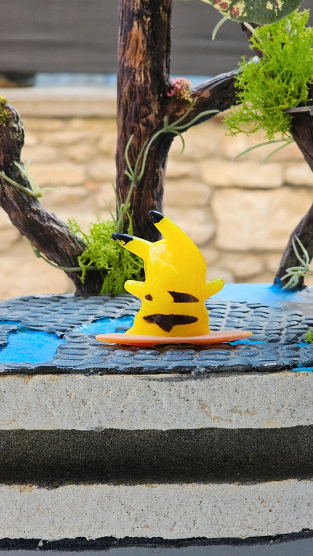Super figurine Pokemon pikachu surfeur