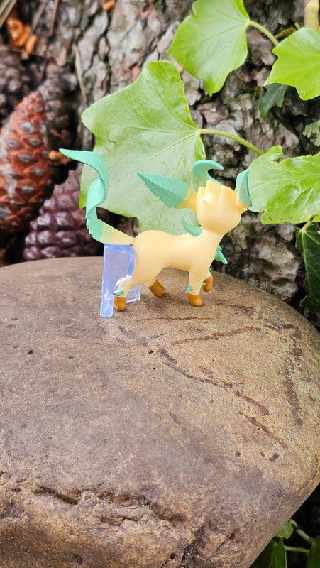 Super figurine Pokemon Nintendo scale world Phyllali
