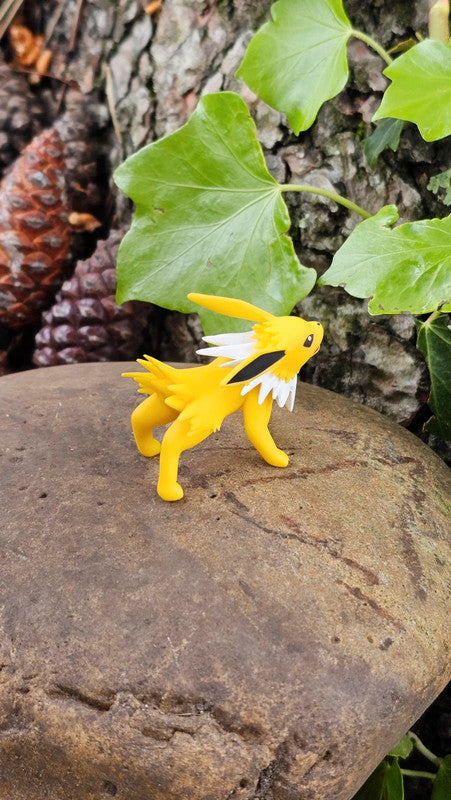 Super figurine Pokemon Nintendo scale world voltali