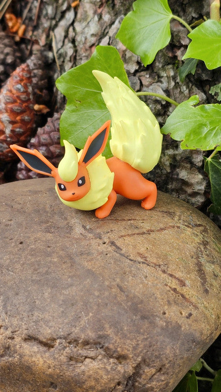Super figurine Pokemon Nintendo scale world pyroli