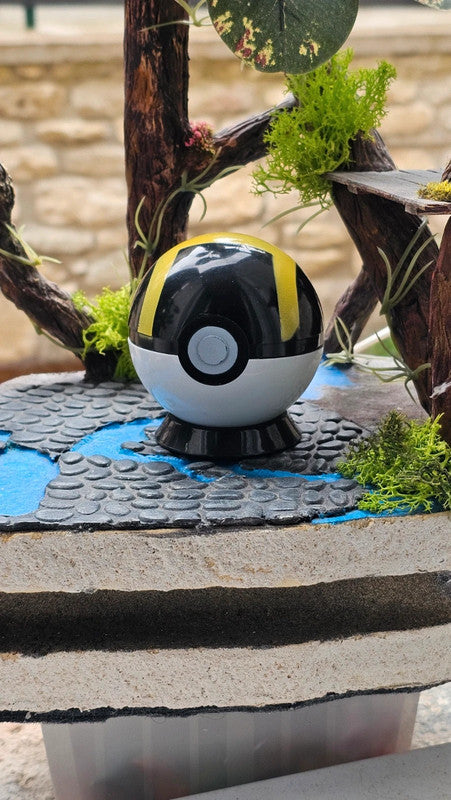 Super pokeball figurine Pokemon