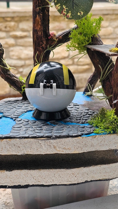 Super pokeball figurine Pokemon