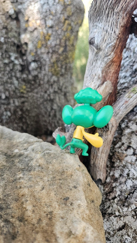 Super figurine Pokemon feuillajou