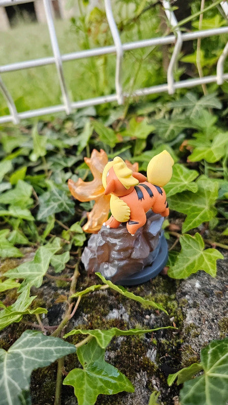 Super figurine Pokemon Caninos