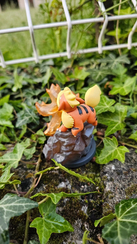 Super figurine Pokemon Caninos