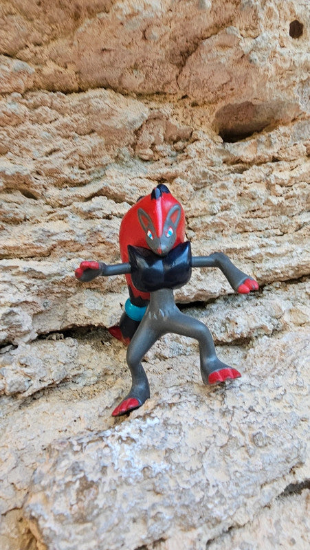 Super figurine Pokemon Nintendo zoroark