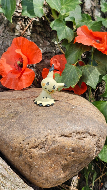 Super figurine Pokemon Nintendo tomy mimiqui