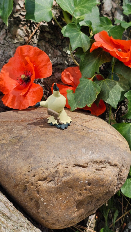 Super figurine Pokemon Nintendo tomy mimiqui