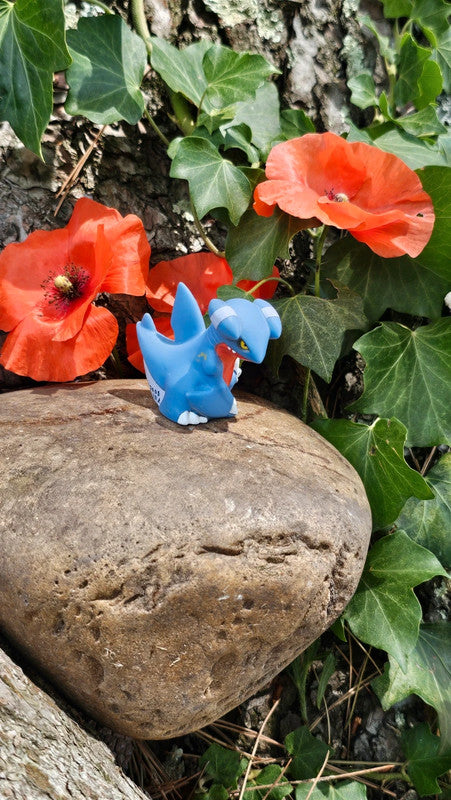 Super figurine Pokemon Nintendo finger puppet Carmache