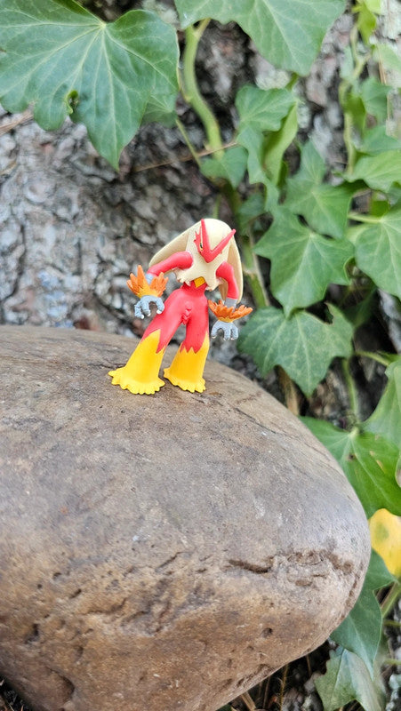 Super figurine Pokemon Nintendo tomy Brasegali