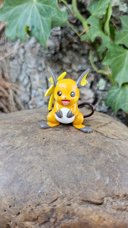 Super figurine Pokemon Nintendo tomy Raichu