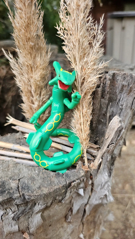 Super figurine Pokemon Nintendo rayquaza
