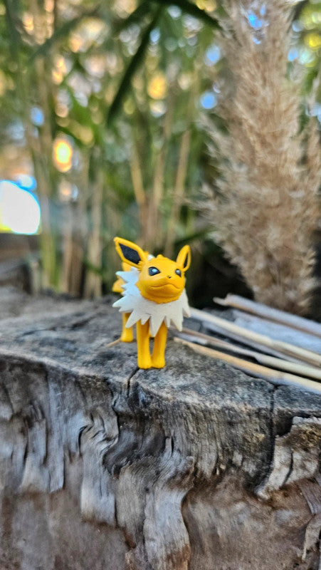 Super figurine Pokemon Nintendo tomy voltali