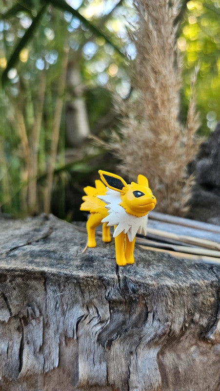 Super figurine Pokemon Nintendo tomy voltali