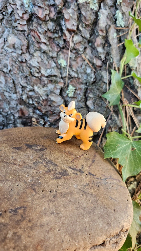 Super figurine Pokemon Nintendo Caninos