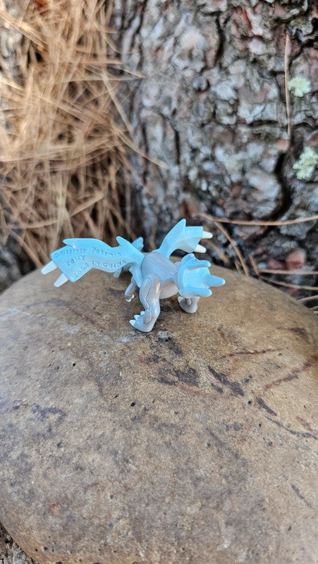 Super figurine Pokemon Nintendo tomy Kyurem