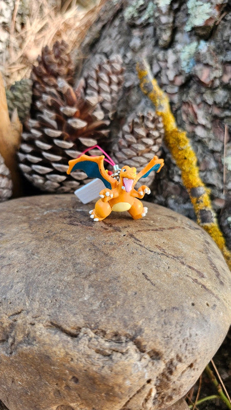 Super figurine Pokemon Nintendo porte clé Dracaufeu
