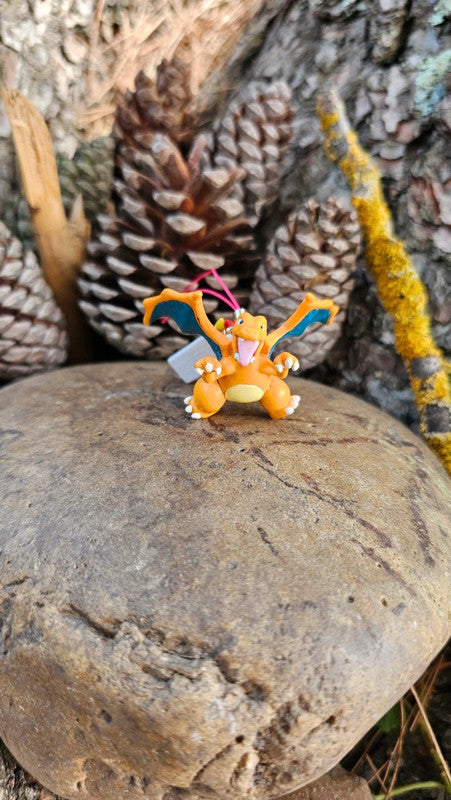 Super figurine Pokemon Nintendo porte clé Dracaufeu