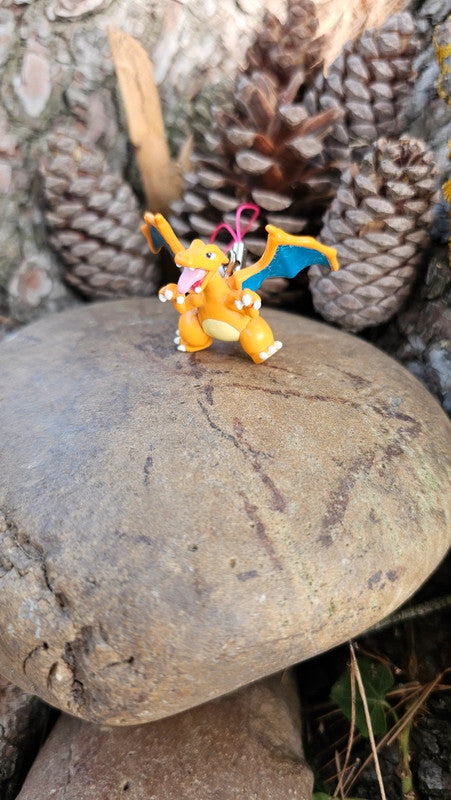 Super figurine Pokemon Nintendo porte clé Dracaufeu