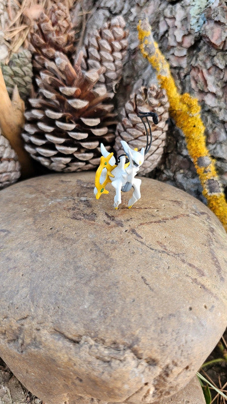 Super figurine Pokemon Nintendo Arceus porte clé