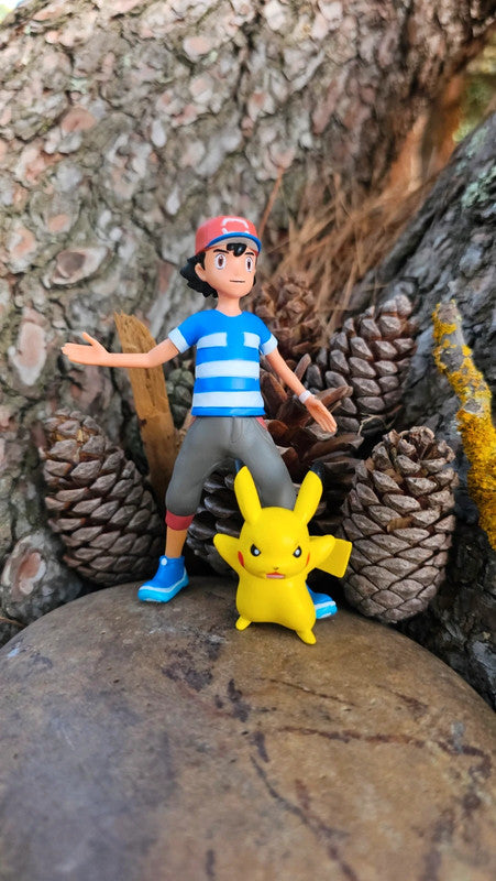 Super figurine Pokemon Nintendo sacha et son pikachu