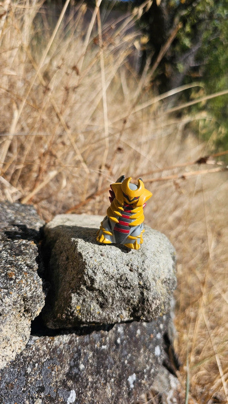 Super figurine Pokemon Nintendo finger puppet Giratina
